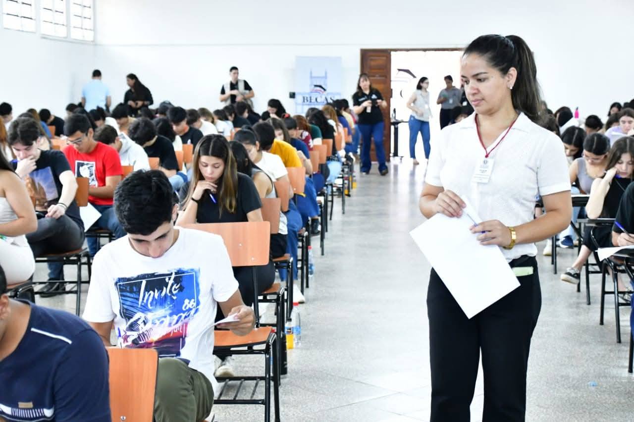 Este sábado se realizan los exámenes para acceder al Programa de Becas del Gobierno