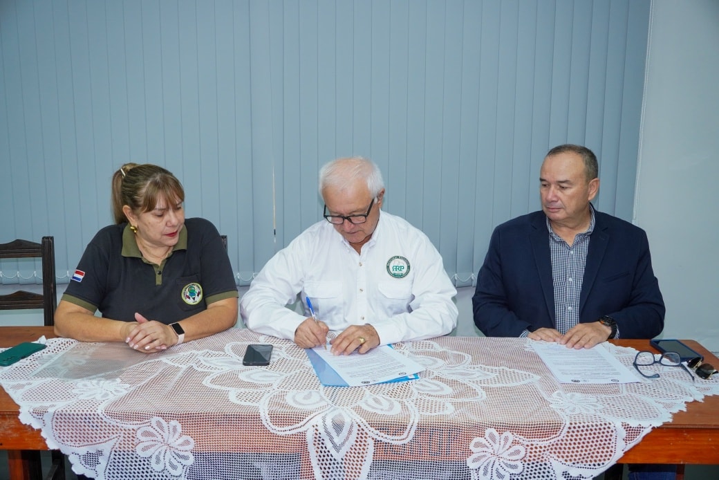 Facultad Agropecuaria de la UNP y Asociación Rural Ñeembucú firman acuerdo