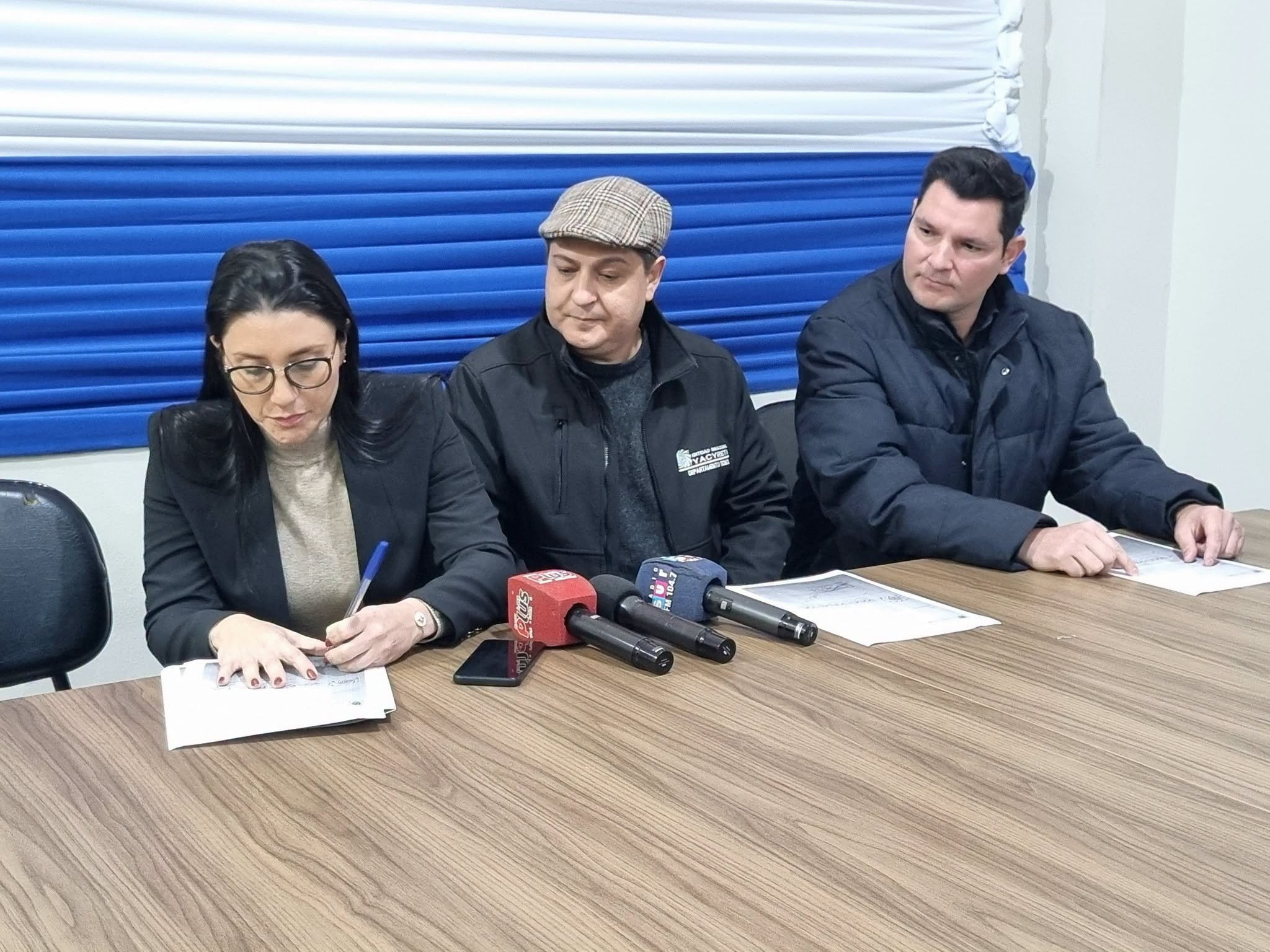 Asume Leticia Velazco como primera mujer al frente de la oficina de la EBY en Ñeembucú