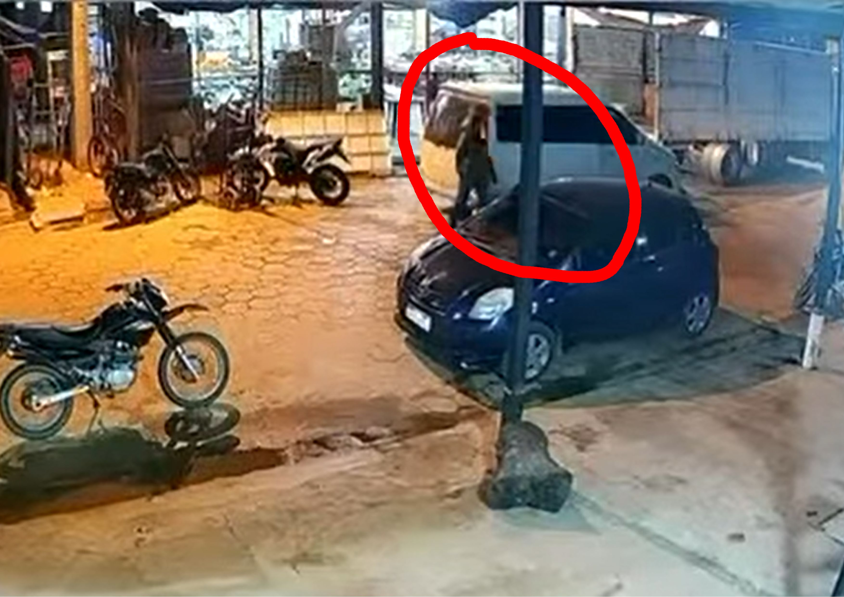 Un Asalto de película tipo comando a un comercio en Alberdi